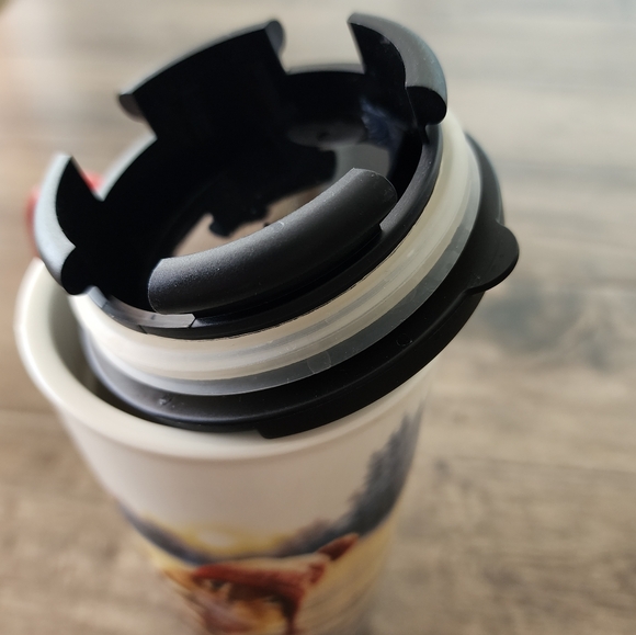 Cypress Holiday Winter Squirrel Ceramic 17.5 fl oz Travel Cup - Picture 13 of 15